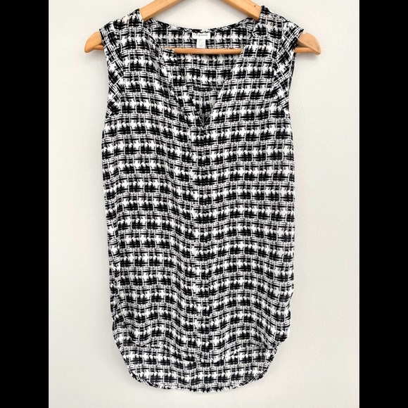 Dynamite black white sleeveless blouse XS - Picture 1 of 5